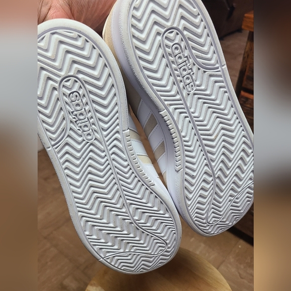 Adidas - Picture 5 of 5